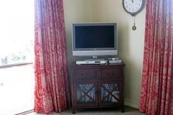 Tudor Manor Bed & Breakfast Paraparaumu
