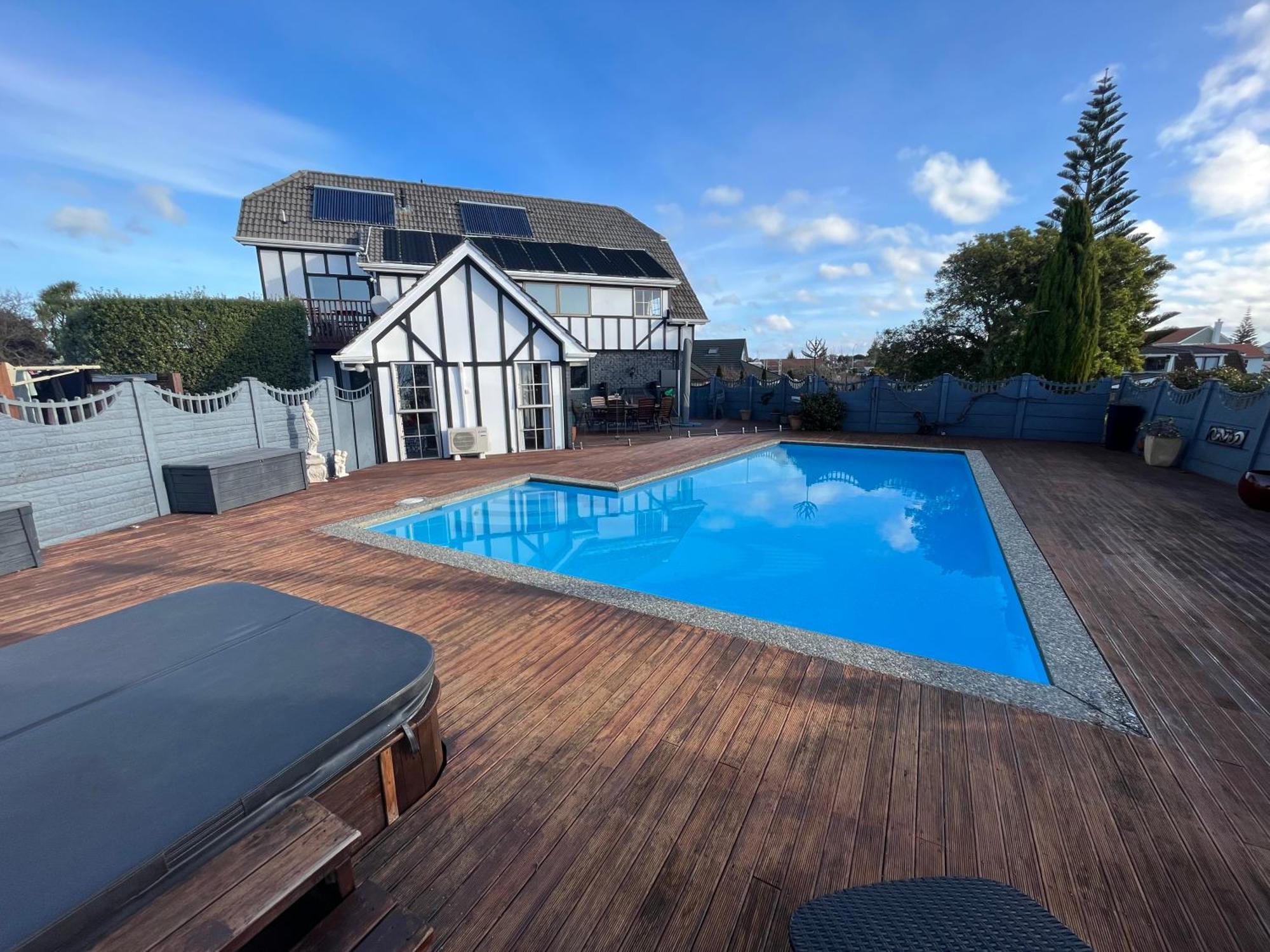 Tudor Manor Paraparaumu