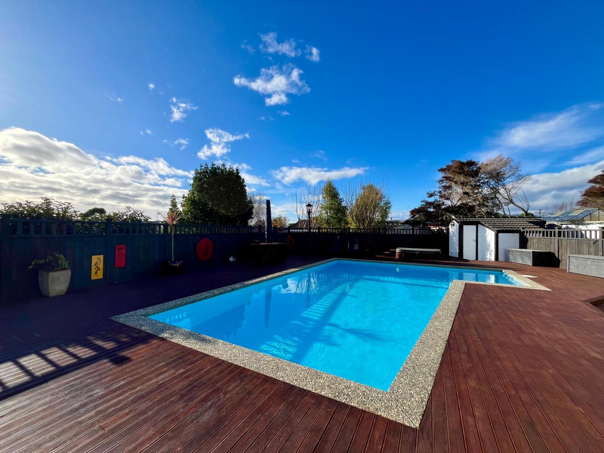 Tudor Manor Bed & Breakfast 3*