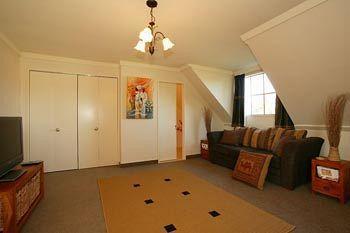 Tudor Manor Bed & Breakfast Paraparaumu