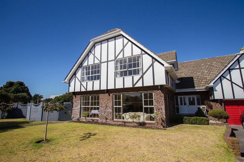 Bed & Breakfast Tudor Manor 3*