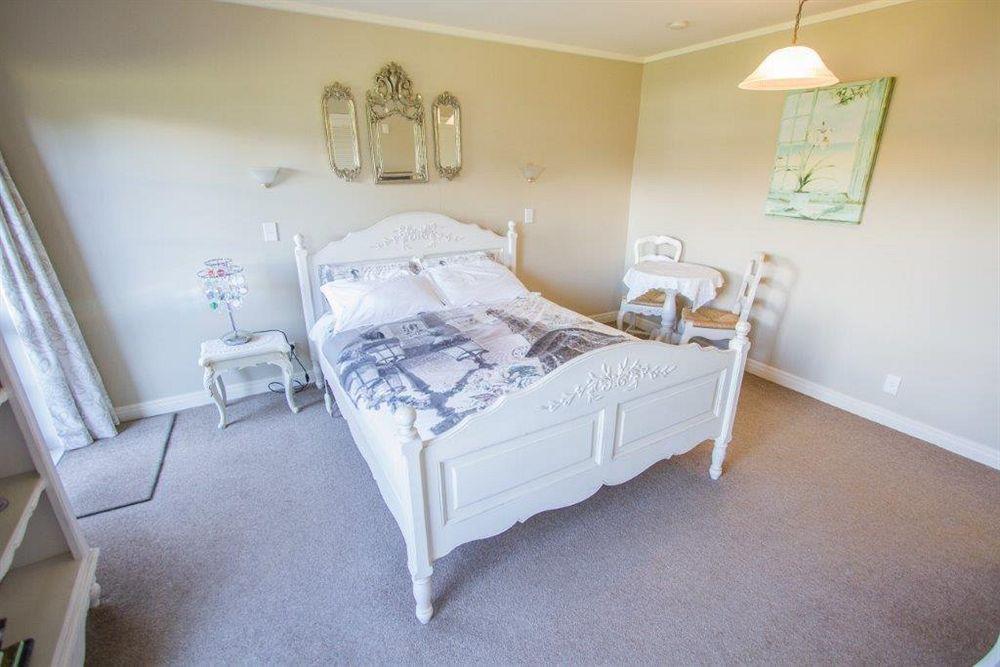 Tudor Manor Bed & Breakfast Paraparaumu