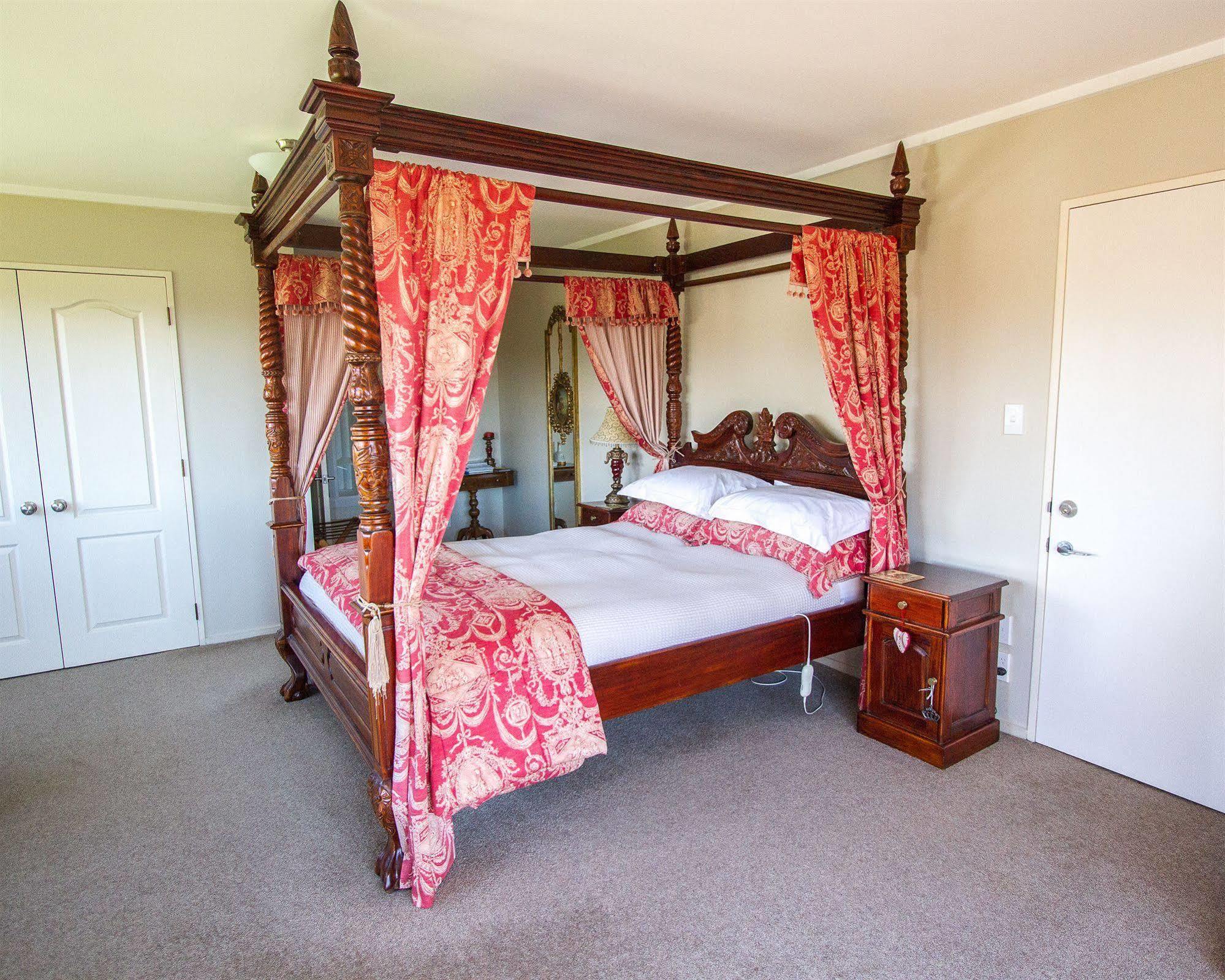 Tudor Manor